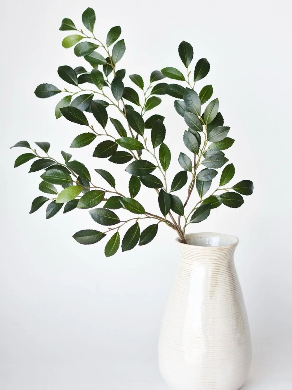 Artificial Laurel Leaf Garland - Green 4-26” stems